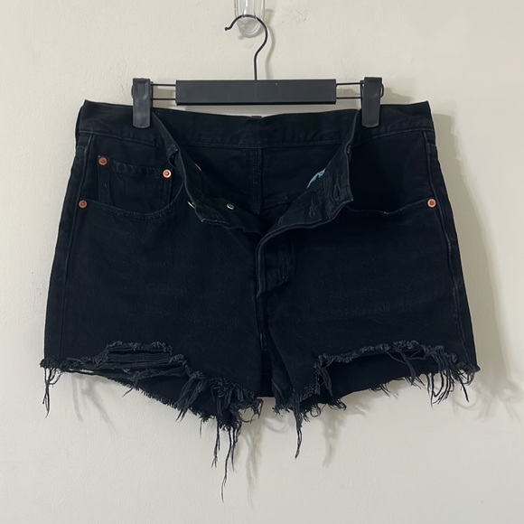 Levi's Lunar Black 501 High Rise Distressed Denim Shorts Size 30 - Picture 6 of 10